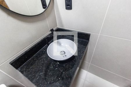 Banheiro de apartamento para alugar com 1 quarto, 30m² em Vila Maria Luisa, São Paulo