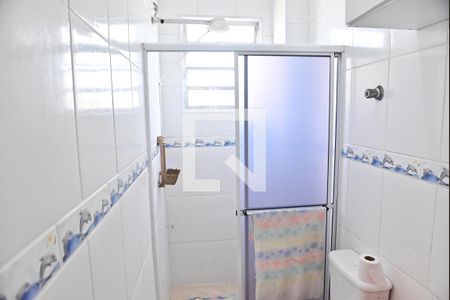 Banheiro de kitnet/studio para alugar com 1 quarto, 30m² em Cidade Ocian, Praia Grande