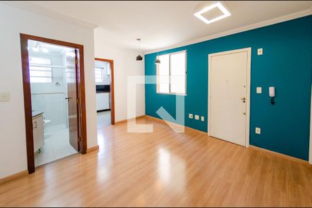 Sala de apartamento à venda com 2 quartos, 64m² em Nova Suíssa, Belo Horizonte