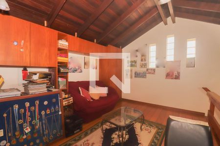 Casa à venda com 400m², 4 quartos e 4 vagas Casa à venda com 400m², 4 quartos e 4 vagasSótão
