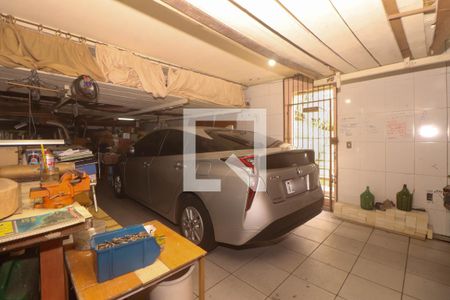 Casa à venda com 400m², 4 quartos e 4 vagas Casa à venda com 400m², 4 quartos e 4 vagasGaragem