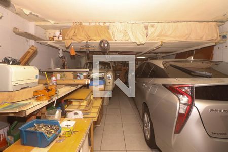 Casa à venda com 400m², 4 quartos e 4 vagas Casa à venda com 400m², 4 quartos e 4 vagasGaragem
