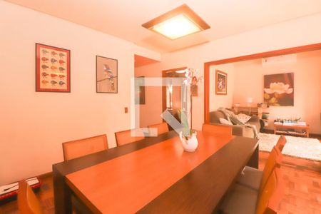 Casa à venda com 400m², 4 quartos e 4 vagas Casa à venda com 400m², 4 quartos e 4 vagasSala de Jantar