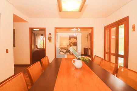 Casa à venda com 400m², 4 quartos e 4 vagas Casa à venda com 400m², 4 quartos e 4 vagasSala de Jantar