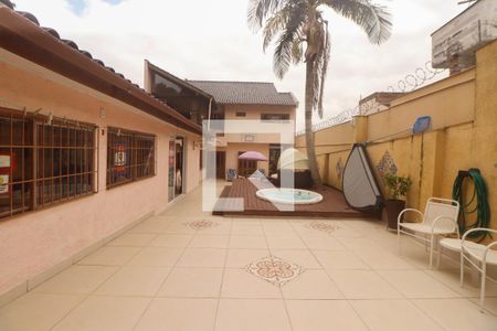 Casa à venda com 400m², 4 quartos e 4 vagas Casa à venda com 400m², 4 quartos e 4 vagasÁrea Externa