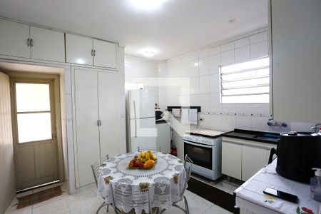 Casa à venda com 280m², 3 quartos e 2 vagas Casa à venda com 280m², 3 quartos e 2 vagasCozinha