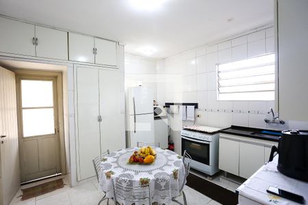 Casa à venda com 280m², 3 quartos e 2 vagas Casa à venda com 280m², 3 quartos e 2 vagasCozinha