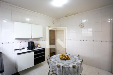 Casa à venda com 280m², 3 quartos e 2 vagas Casa à venda com 280m², 3 quartos e 2 vagasCozinha