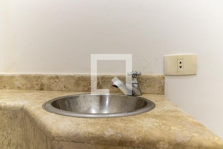 Lavabo de apartamento para alugar com 4 quartos, 190m² em Higienópolis, São Paulo