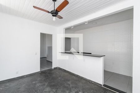 Sala de casa para alugar com 2 quartos, 70m² em Olaria, Rio de Janeiro