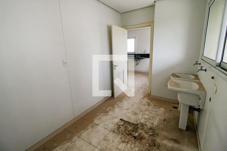 Apartamento à venda com 425m², 7 quartos e 5 vagas Apartamento à venda com 425m², 7 quartos e 5 vagasÁrea de Serviço
