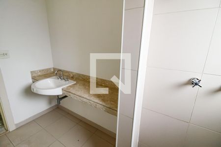 Apartamento à venda com 515m², 7 quartos e 4 vagas Apartamento à venda com 515m², 7 quartos e 4 vagasBanheiro da Suíte 2