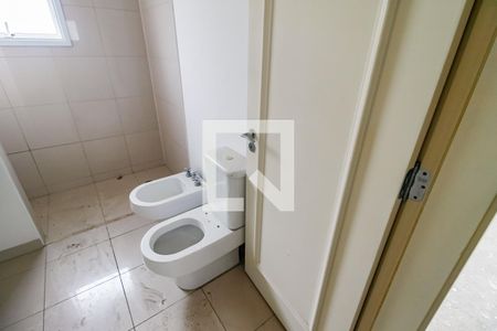 Apartamento à venda com 515m², 7 quartos e 4 vagas Apartamento à venda com 515m², 7 quartos e 4 vagasBanheiro da Suíte 1