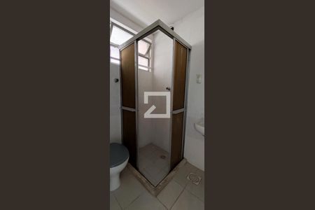 Banheiro de apartamento à venda com 1 quarto, 68m² em Partenon, Porto Alegre