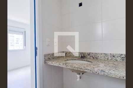 Banheiro suite 1 de apartamento à venda com 2 quartos, 80m² em Passo D’areia, Porto Alegre