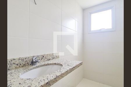 Banheiro suite 1 de apartamento à venda com 2 quartos, 79m² em Passo D’areia, Porto Alegre