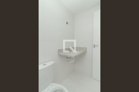 Banheiro da Suíte de apartamento à venda com 1 quarto, 50m² em Passo D’areia, Porto Alegre