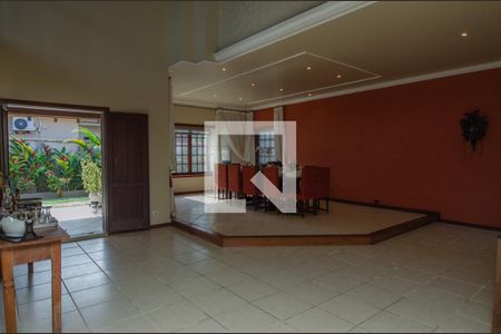 Sala de casa de condomínio à venda com 5 quartos, 2600m² em Vargem Grande, Rio de Janeiro