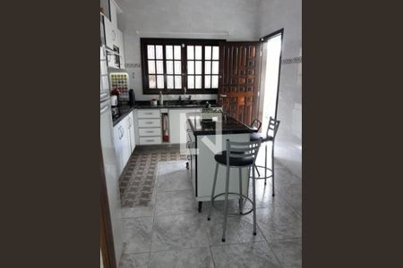 Casa à venda com 3 quartos, 251m² em Jardim Santa Mena, Guarulhos