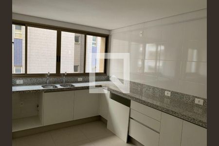 Apartamento à venda com 4 quartos, 133m² em Funcionários, Belo Horizonte