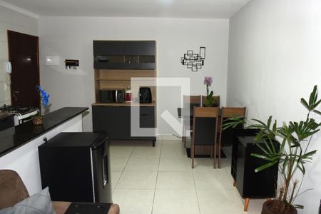 Sala de casa de condomínio para alugar com 2 quartos, 48m² em Vila Arriete, São Paulo