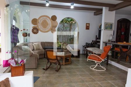 Sala de casa à venda com 4 quartos, 299m² em Butantã, São Paulo