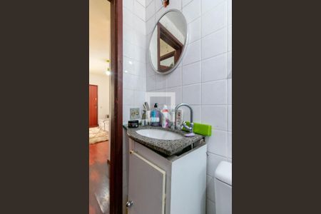 Banheiro Social de apartamento à venda com 2 quartos, 57m² em Carlos Prates, Belo Horizonte