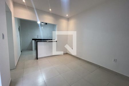 Sala de casa para alugar com 1 quarto, 50m² em Parque Uruguaiana, Duque de Caxias