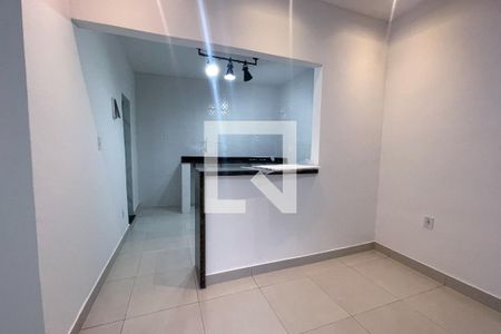 Sala de casa para alugar com 1 quarto, 50m² em Parque Uruguaiana, Duque de Caxias