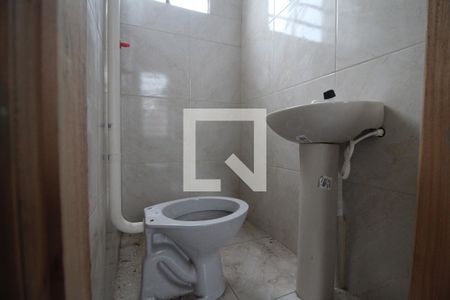 Banheiro de kitnet/studio para alugar com 1 quarto, 45m² em Estância Velha, Canoas