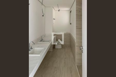 Suíte - Banheiro de apartamento à venda com 4 quartos, 343m² em Vila Olímpia, São Paulo