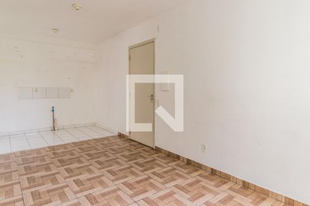 Sala de apartamento para alugar com 2 quartos, 43m² em Mário Quintana, Porto Alegre