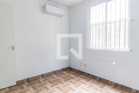 Dormitório de apartamento à venda com 2 quartos, 43m² em Mário Quintana, Porto Alegre