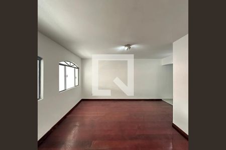 Sala de casa para alugar com 3 quartos, 150m² em Jardim Santos Dumont, São Paulo