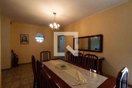 Casa para alugar com 400m², 4 quartos e 4 vagas Casa para alugar com 400m², 4 quartos e 4 vagasSala de Jantar