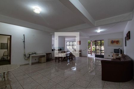 Casa para alugar com 400m², 4 quartos e 4 vagas Casa para alugar com 400m², 4 quartos e 4 vagasSala 2