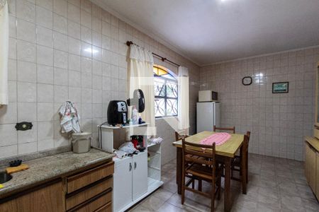 Casa para alugar com 400m², 4 quartos e 4 vagas Casa para alugar com 400m², 4 quartos e 4 vagasCozinha