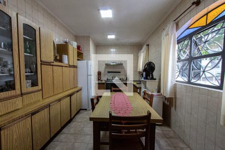 Casa para alugar com 400m², 4 quartos e 4 vagas Casa para alugar com 400m², 4 quartos e 4 vagasCozinha