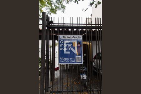 Casa para alugar com 400m², 4 quartos e 4 vagas Casa para alugar com 400m², 4 quartos e 4 vagasFachada