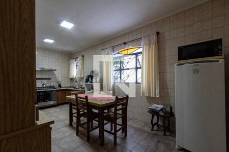 Casa para alugar com 400m², 4 quartos e 4 vagas Casa para alugar com 400m², 4 quartos e 4 vagasCozinha