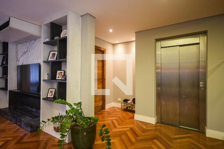 Sala de casa à venda com 4 quartos, 700m² em Jardim Leonor, São Paulo