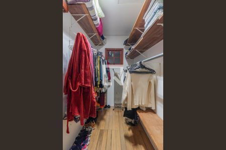 Closet Quarto 1 de casa à venda com 2 quartos, 130m² em Guarujá, Porto Alegre