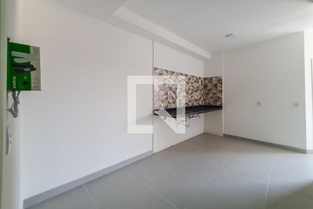 Sala/Cozinha de apartamento para alugar com 2 quartos, 33m² em Vila Monumento, São Paulo