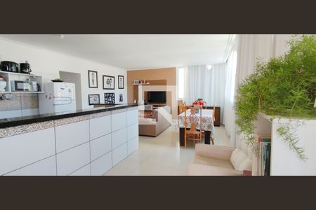 Sala de casa para alugar com 3 quartos, 186m² em Jardim das Margaridas, Salvador