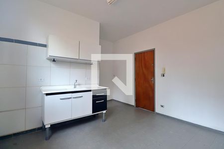 Sala/Cozinha de kitnet/studio para alugar com 1 quarto, 40m² em Santa Teresinha, Santo André