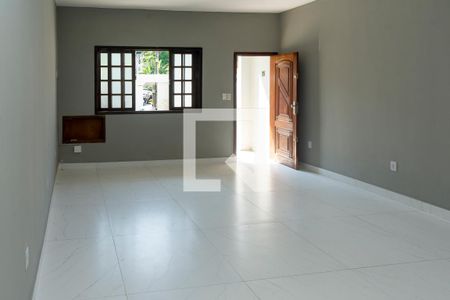 Sala de casa à venda com 3 quartos, 270m² em Taquara, Rio de Janeiro