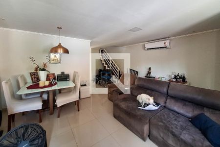 Sala de casa à venda com 4 quartos, 180m² em Serra Grande, Niterói