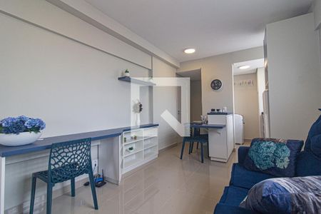 Sala de kitnet/studio para alugar com 1 quarto, 38m² em Centro, Curitiba