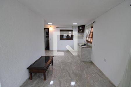 Sala/Cozinha de casa para alugar com 1 quarto, 80m² em Parque Peruche, São Paulo