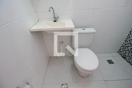 Banheiro de casa para alugar com 1 quarto, 60m² em Jardim Santo Alberto, Santo André